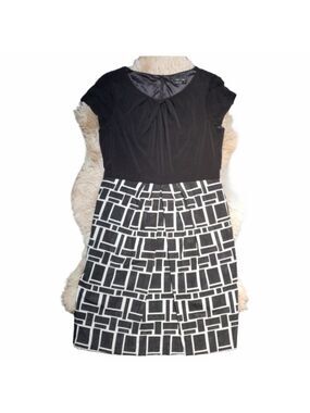 Max and Cleo Black White Geometric Dress